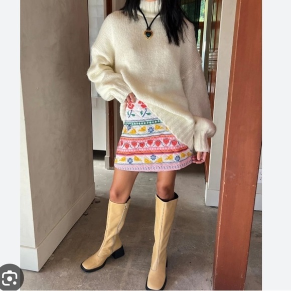 : : LISA SAYS GAH NEW Floral Fruit Quilted Wrap Skirt & Long Sleeve Crop Set : : - Picture 5 of 15